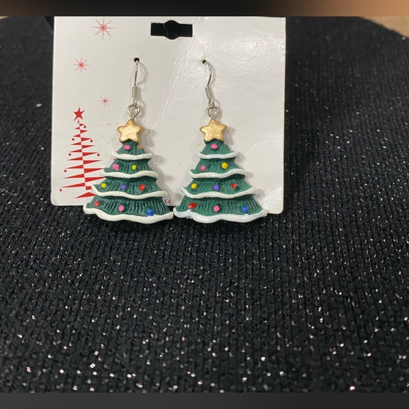 New With Tags Christmas Jewelry- Earrings & Bangle/Bracelet Set - Picture 3 of 5